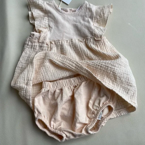 Zara Baby Dress with Bloomers 1-3 months & 3-6month - Picture 9 of 12
